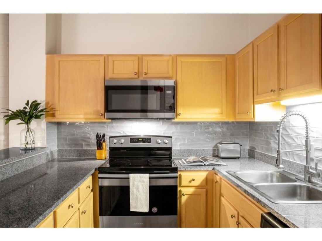 Bold 2Br 2Ba In The Block Apartment By Cozysuites! Indianapolis Exterior photo